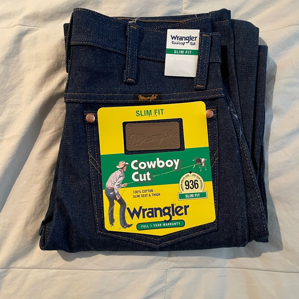 Wrangler Men's Slim Fit Cowboy Cut Jeans - Dark Blue size 27 x 32 New With Tags